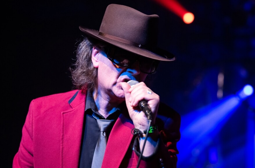 Udo Lindenberg Doppelgänger Karsten Bald on stage